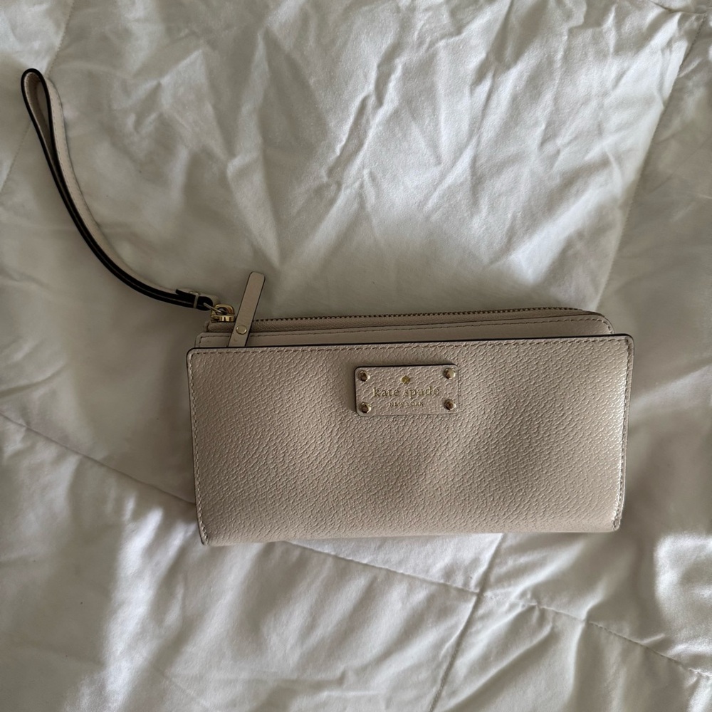 Kate Spade Wellesley Layton Wristlet Wallet